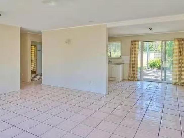 Deal! 6 Casius Street, Woodridge, QLD 4114