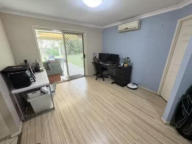 Unique 6 Clifton Place, Parkinson, QLD 4115