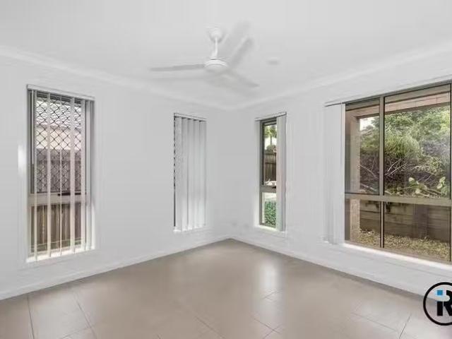 Cozy 6 Dee Lane, Coomera, QLD 4209