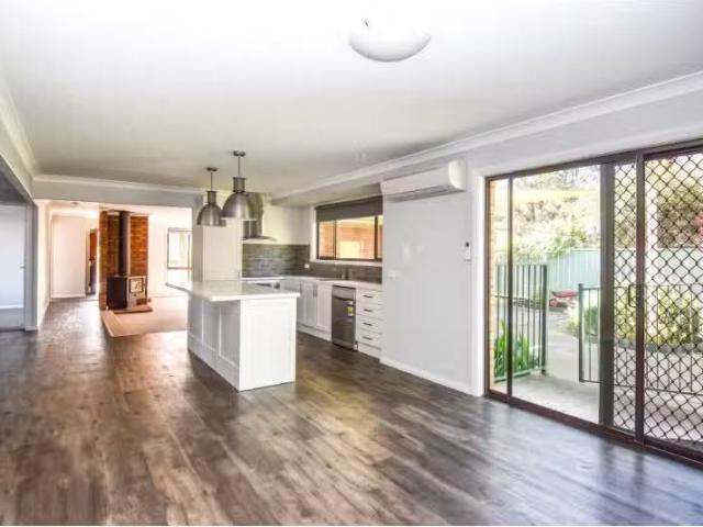 Cheap 6 Elliot Street, MILLTHORPE House for rent Listed by Be.