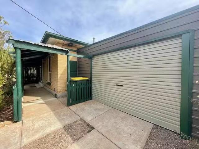 Charming 6 Ephgrave Street, Whyalla Stuart, SA 5608