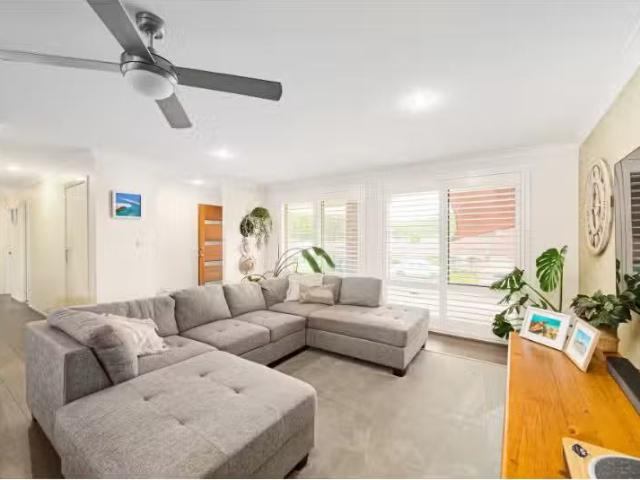 Nice 6 Friar Close, Port Macquarie House for rent Listed by L.