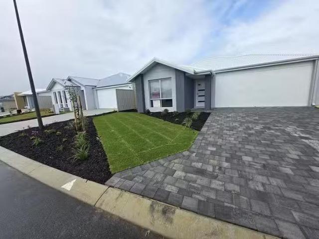New 6 Laguna Way, Eglinton, WA 6034