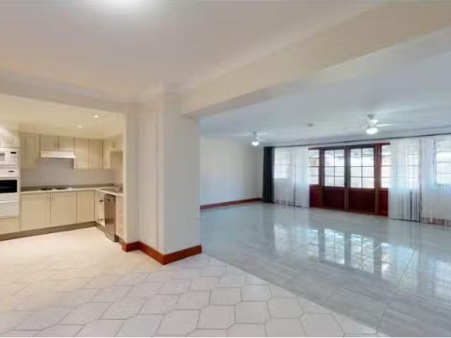 Deal! 6 Malia Crescent, Windella Apartment for rent Listed by.