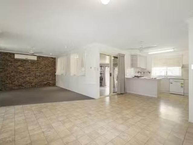 Unique 6 Seymore Avenue, Kalkie, QLD 4670