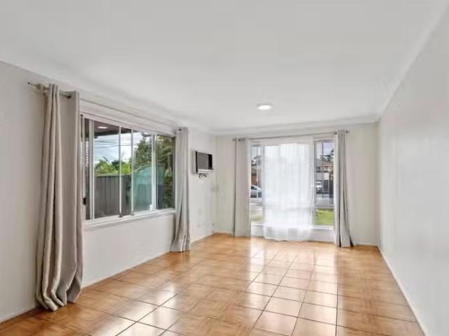 Deal! 6A Kurrajong Avenue, Mount Druitt NSW 2770