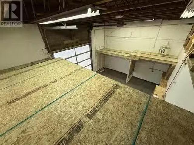 Charming 706 Industrial #3 Road, Cranbrook, BC, V1C 4V2 comm.