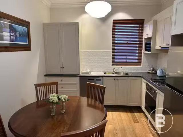 Cozy 707 Neill Street, Soldiers Hill, VIC 3350