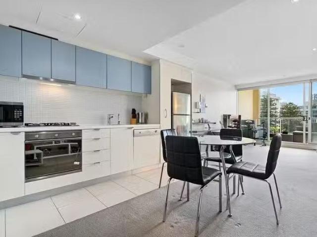 Deal! 709/19 Holdfast Promenade, Glenelg, SA 5045