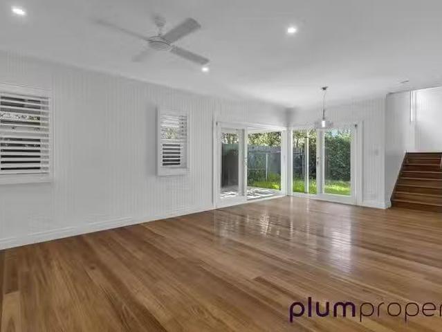New 70 Magee Street, Graceville, QLD 4075