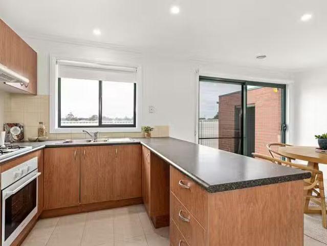 Unique 7/120 Morgan Street, Sebastopol, VIC 3356