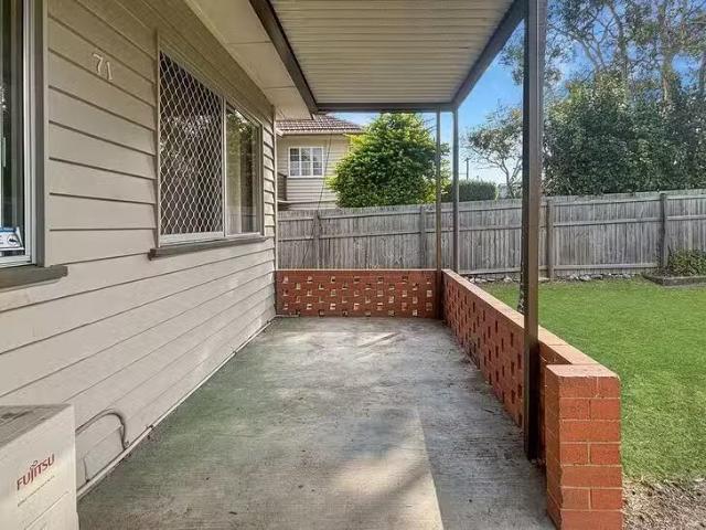 Cozy 71 Stephenson Street, Oxley, QLD 4075