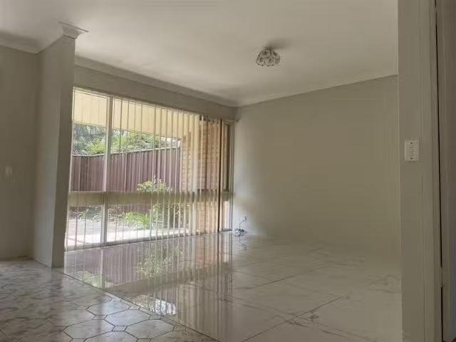 For Rent! 7/1 Throsby Way, AMBARVALE Apartment for rent Liste.