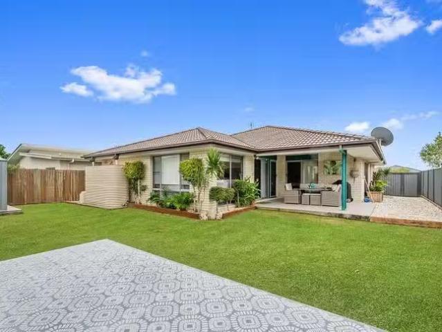 Nice 72 Augustus Boulevard, Urraween, QLD 4655