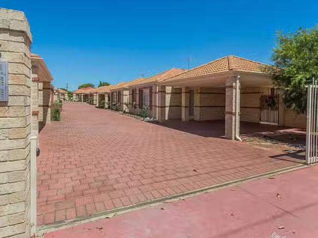 Charming 7/4 6 Beverley Road, Cloverdale, WA 6105