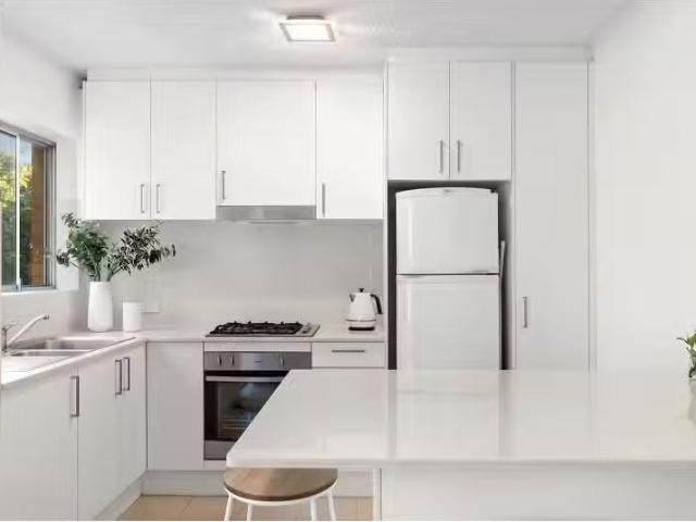 Nice 7/4 Greenwood Place, Freshwater Apartment for rent Liste.