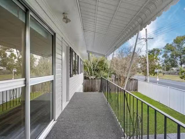 Unique 74 Mayes Avenue, Kingston, QLD 4114