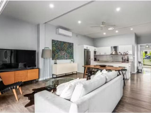 New 74 Platt Street, Waratah House for rent Listed by Monica.