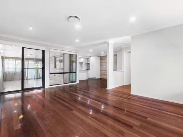 Rental! 76 Amsterdam Street, Oakhurst NSW 2761