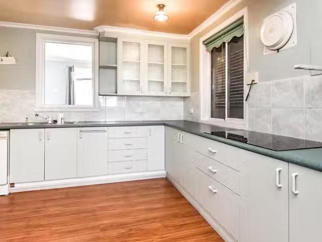 Nice 76 Adina Crescent, Orange, NSW 2800