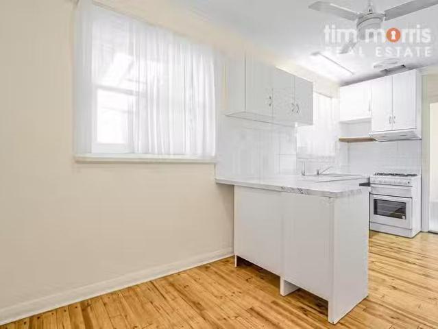 Rental! 76 Nunyah Avenue, Park Holme, SA 5043