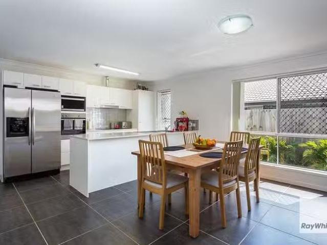 Cozy 77 Bankswood Drive, Redland Bay, QLD 4165