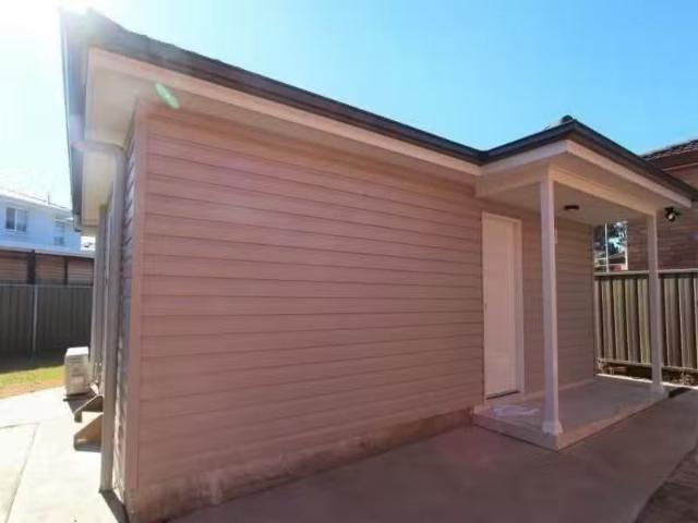 Deal! 79A Old Prospect Road, GREYSTANES House for rent Listed.