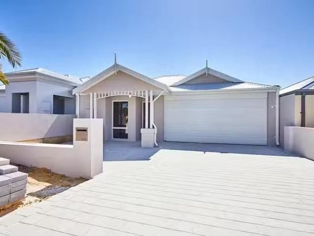 Unique 80A Edeline Street, Spearwood, WA 6163