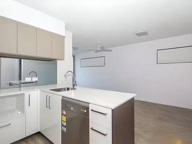 Rental! 8/17 Carl Street, Woolloongabba, QLD 4102