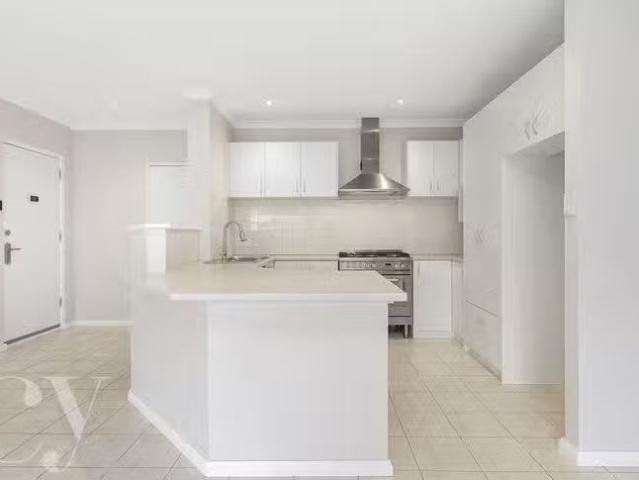 For Rent! 8/18 20 Point Walter Road, Bicton, WA 6157