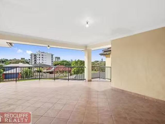 Cozy 8/13 Humpybong Esplanade, Redcliffe, QLD 4020
