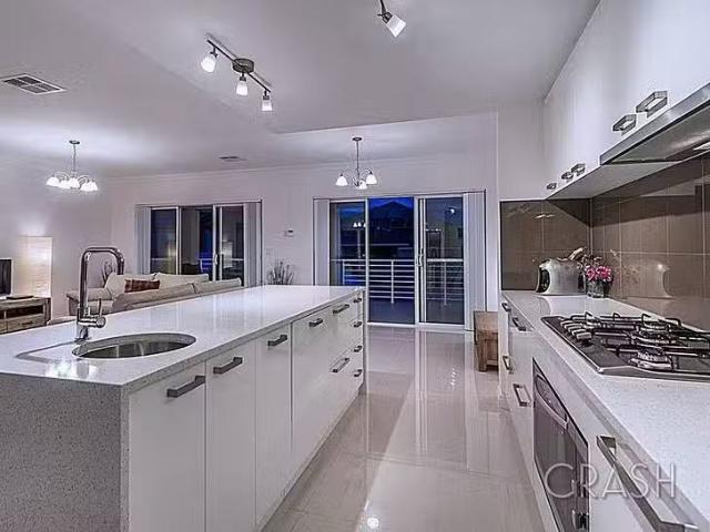 Rental! 81B Jindalee Boulevard, Jindalee, WA 6036