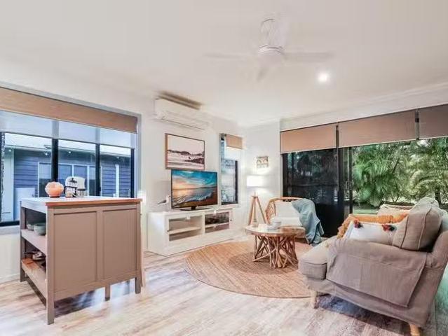 Cozy 8/2 Beaches Village Circuit, Agnes Water, QLD 4677
