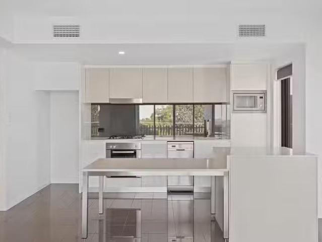 New 8/35 Clarence Road, Indooroopilly, QLD 4068