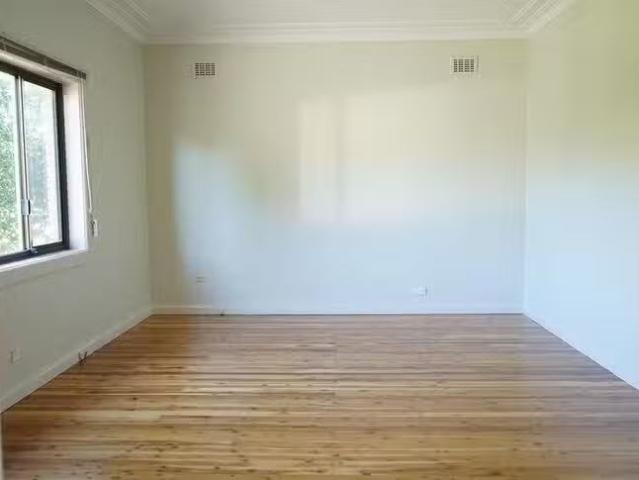 Deal! 84B Lamonerie Street, Toongabbie, NSW 2146