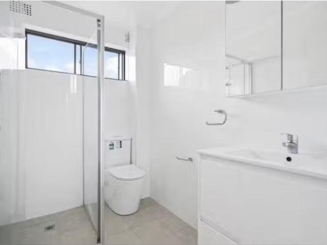 Nice 8/5 Roseville Avenue, Roseville Apartment for rent Liste.