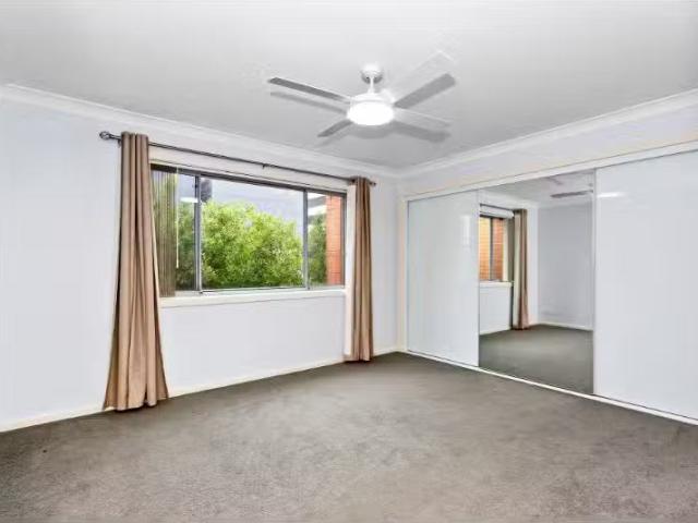 Just in! 8/9 Bishopsgate Street, Wickham Apartment for rent L.