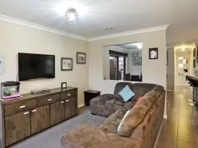 Just in! 8 Bella Julia Place, Lara, VIC 3212