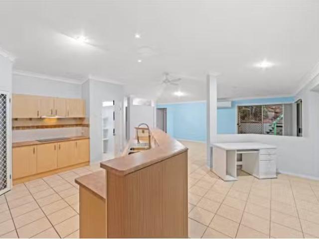 New 8 Grassmere Court, BANORA POINT House for rent Listed by.