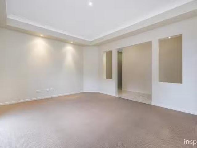 Nice 8 Haseler Crescent, Sunnybank Hills, QLD 4109