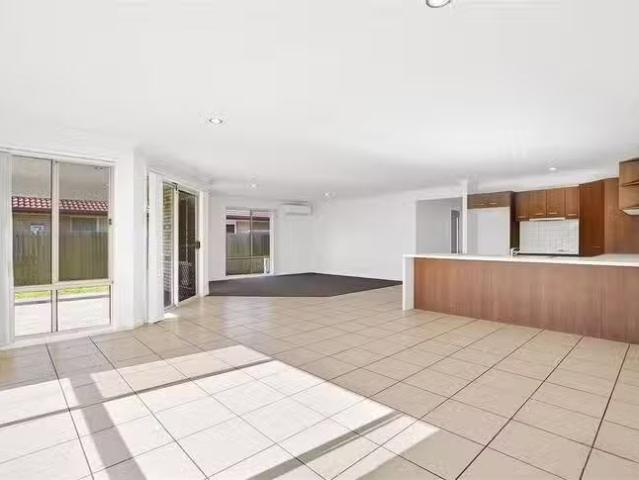 Cozy 8 Shallows Place, Bellmere, QLD 4510