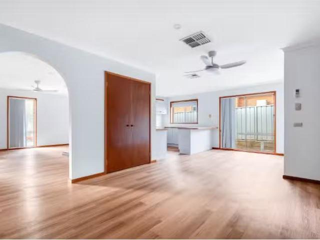 For Rent! 8 Stewart Court, THURGOONA House for rent Listed by.