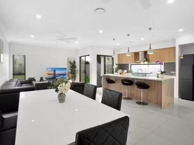 Charming 8 Stewart Road, Albany Creek, QLD 4035