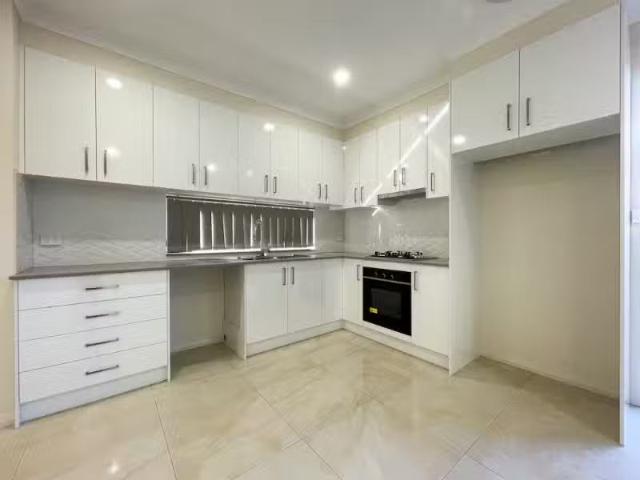 Nice 8A Macquarie Place, TAHMOOR House for rent Listed by Ann.
