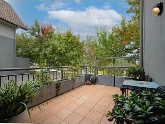 Unique 9/1 Eldridge Crescent, GARRAN House for rent Listed by.
