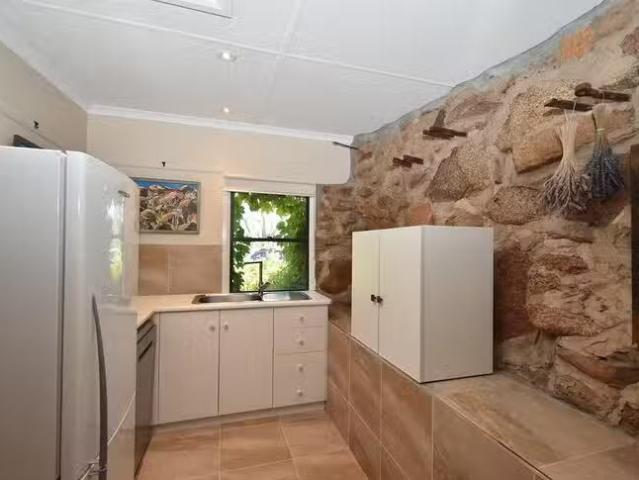 Cozy 91 Mackay Street, Eldorado, VIC 3746