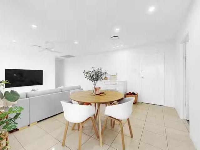 Cheap 9/28 Riverview Terrace, Hamilton, QLD 4007