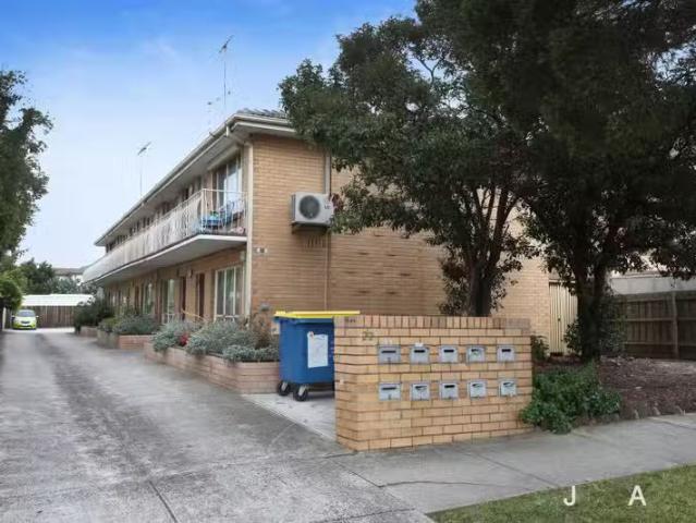 Nice 9/22 Bishop Street, Kingsville VIC 3012
