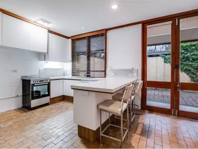 Cheap 923 Pemberton Street, WEST ALBURY House for rent Listed.