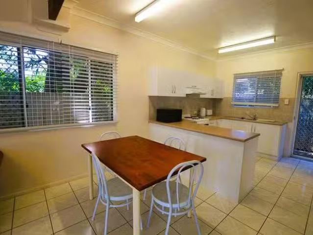 Cozy 9/36 Queens Road, Hermit Park, QLD 4812